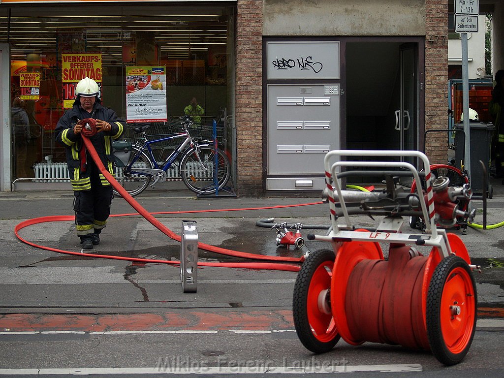 Kuechenbrand Koeln Holweide Bergisch Gladbacherstr P61.JPG